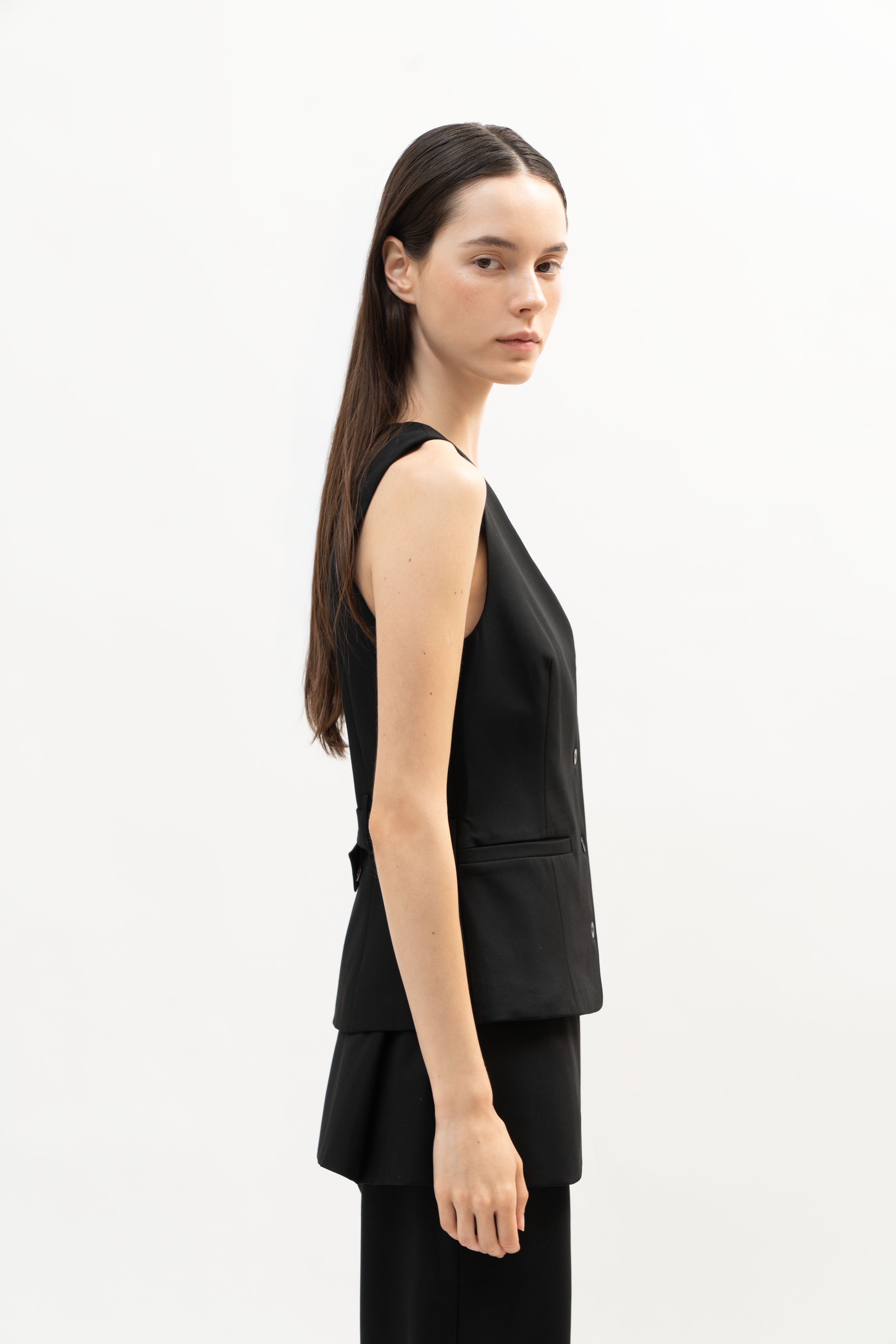 Cayo Vest in Black - ODNE