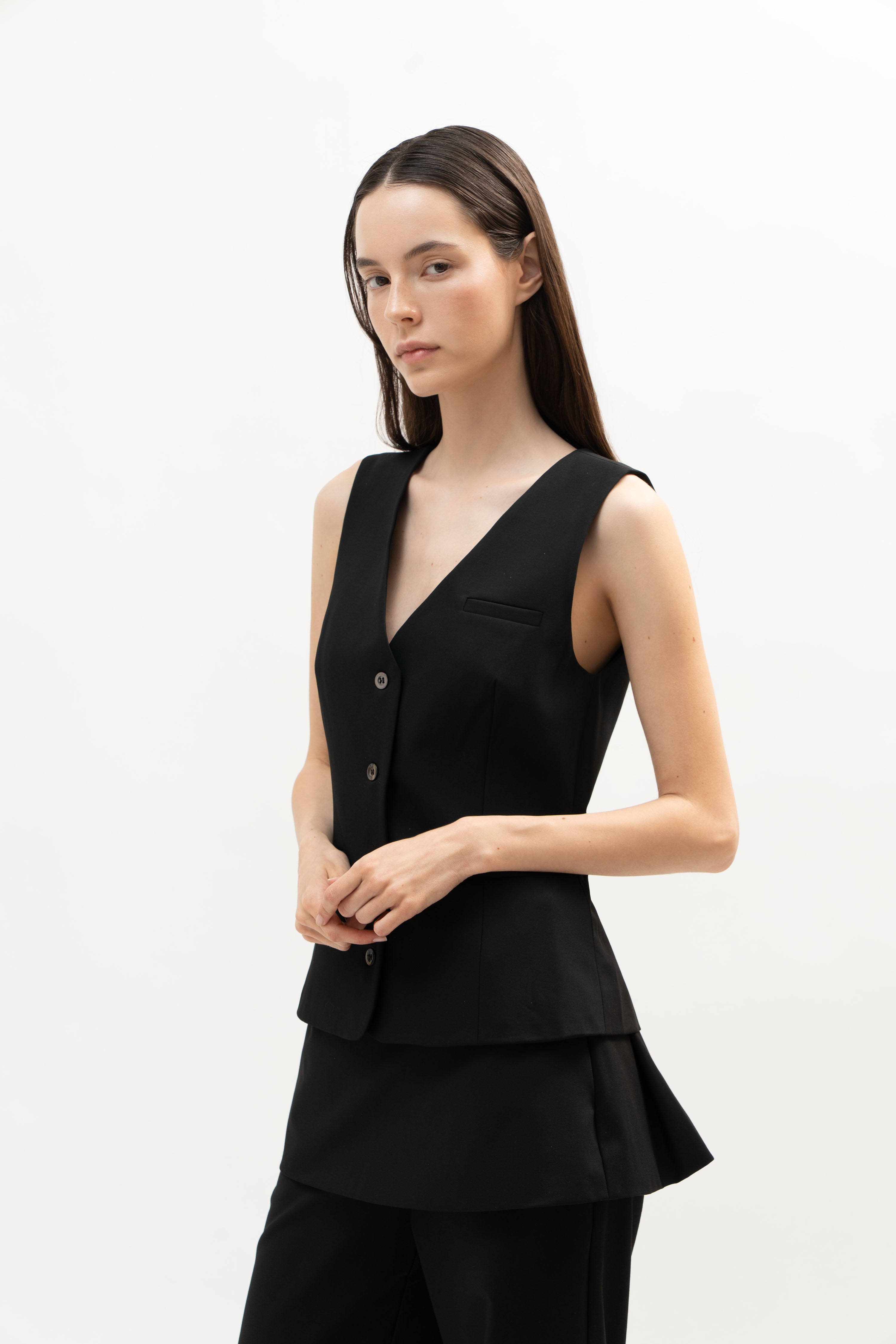 Cayo Vest in Black - ODNE