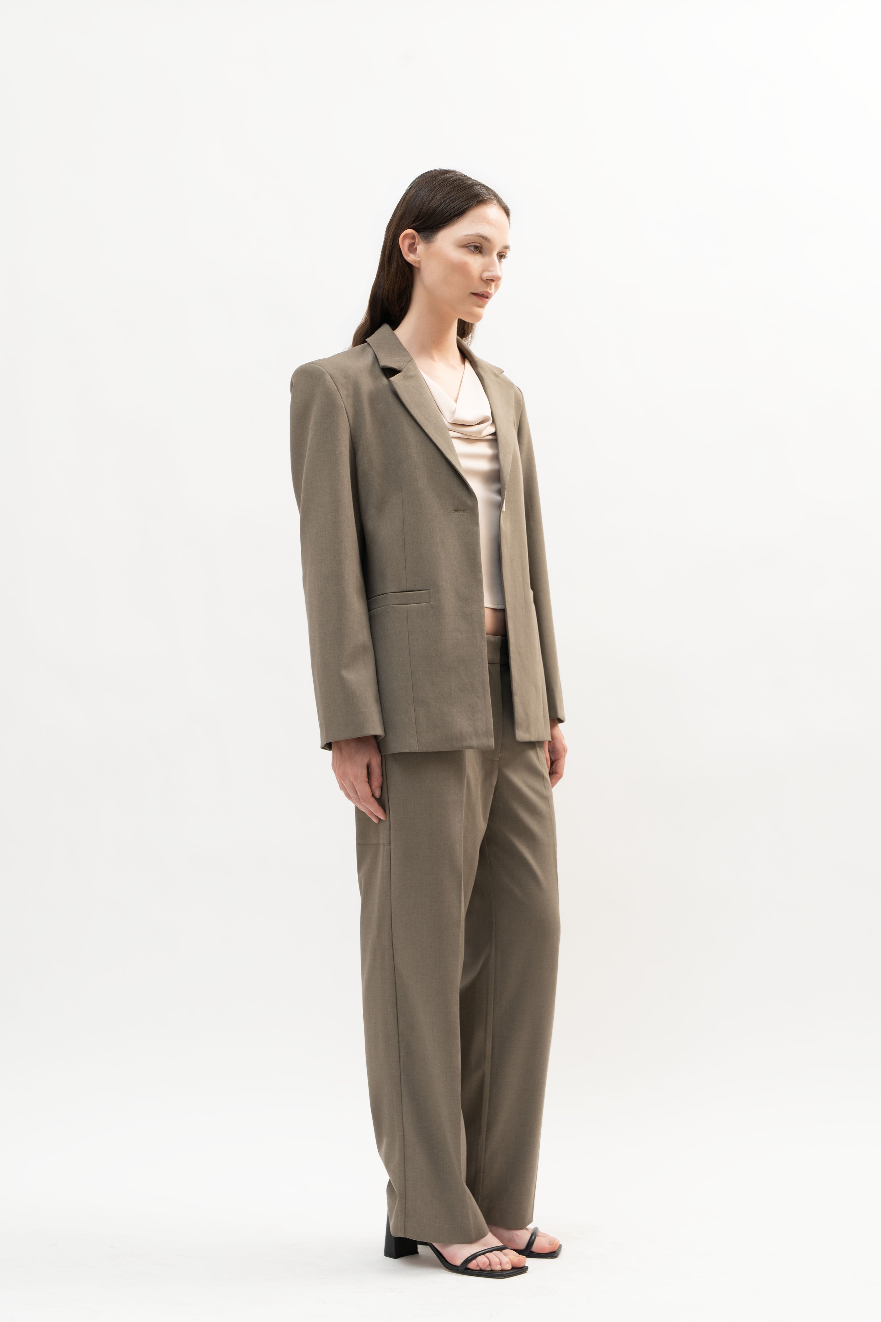 Manhattan Blazer in Wood Brown - ODNE